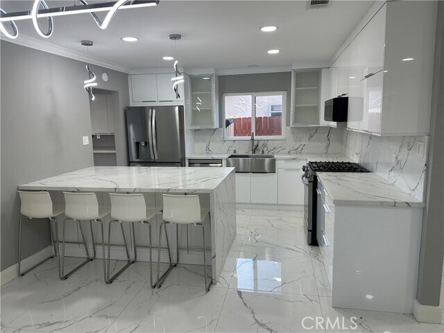 Building Photo - 16400 Dana Cir