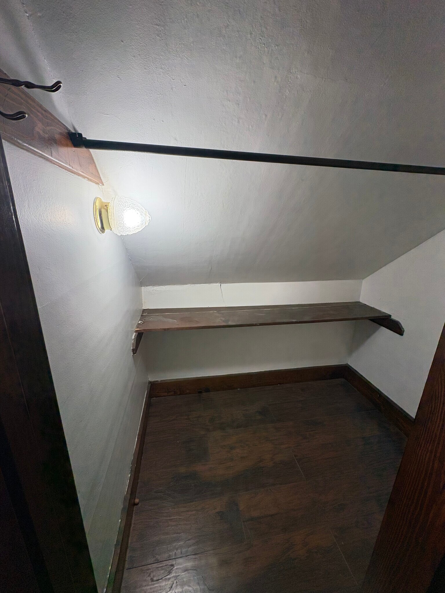 Building Photo - 366 Penora St