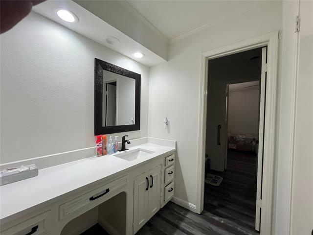 Building Photo - 5302 Vale St