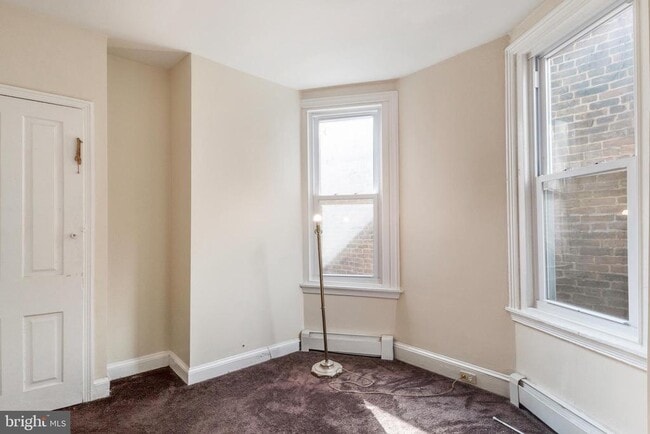Building Photo - 925 S 46th St
