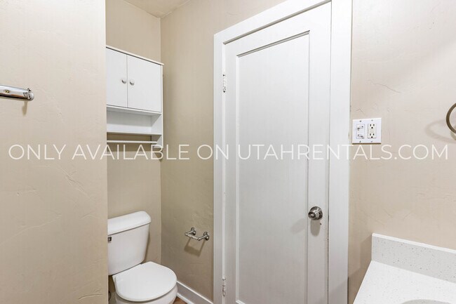 Building Photo - 611 E 350 N