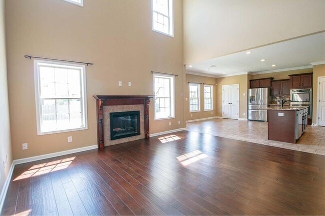 Building Photo - 105 Raider Dr