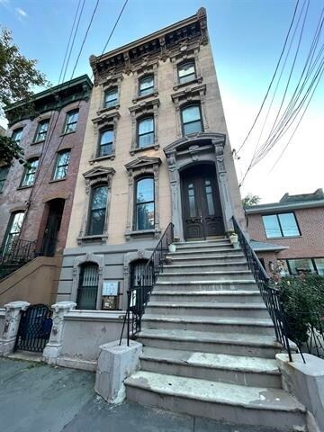 Building Photo - 569 Jersey Ave