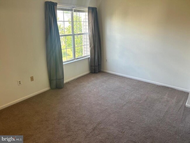 Building Photo - 44120 Mistletoe Terrace