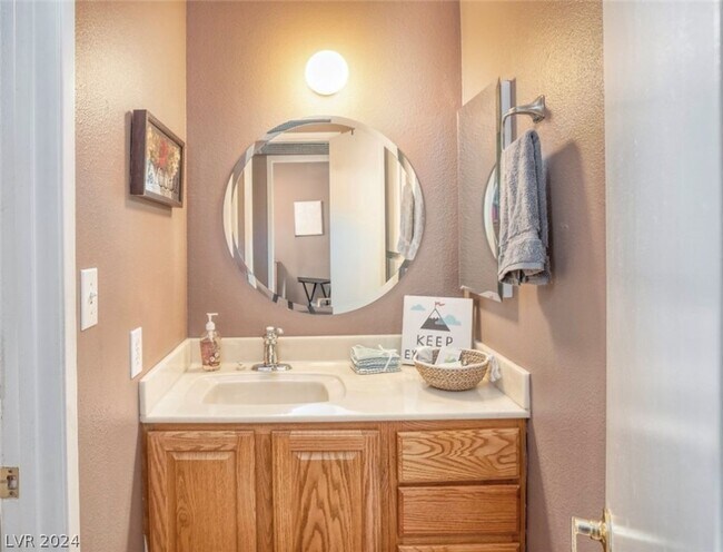 Building Photo - 4674 Monterey Cir