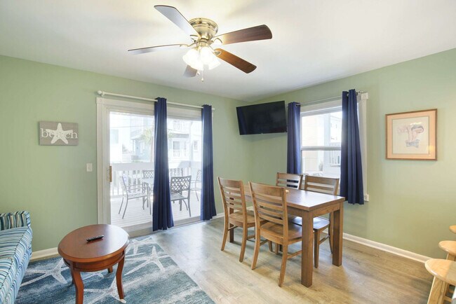 Building Photo - 608 Carolina Beach Ave S