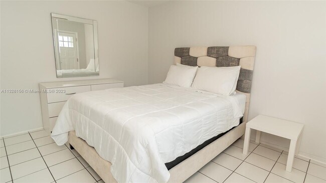 Building Photo - 1461 NW 10th St