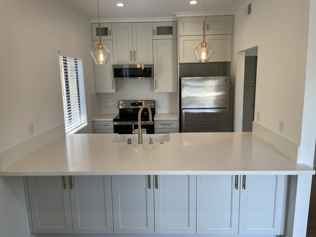 Quartz countertop - 7632 Topanga Canyon Blvd