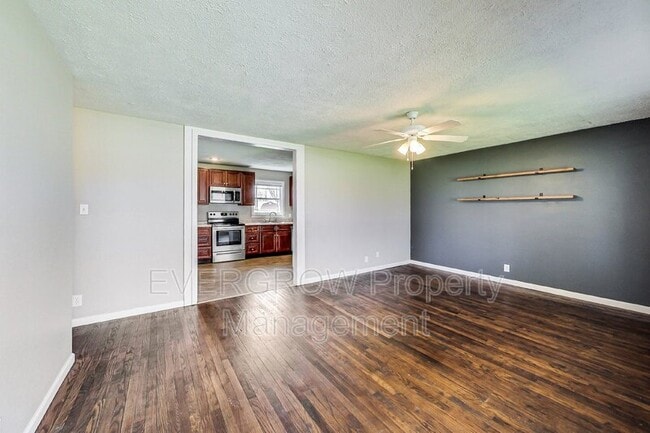 Building Photo - 1302 S Sheridan Ave