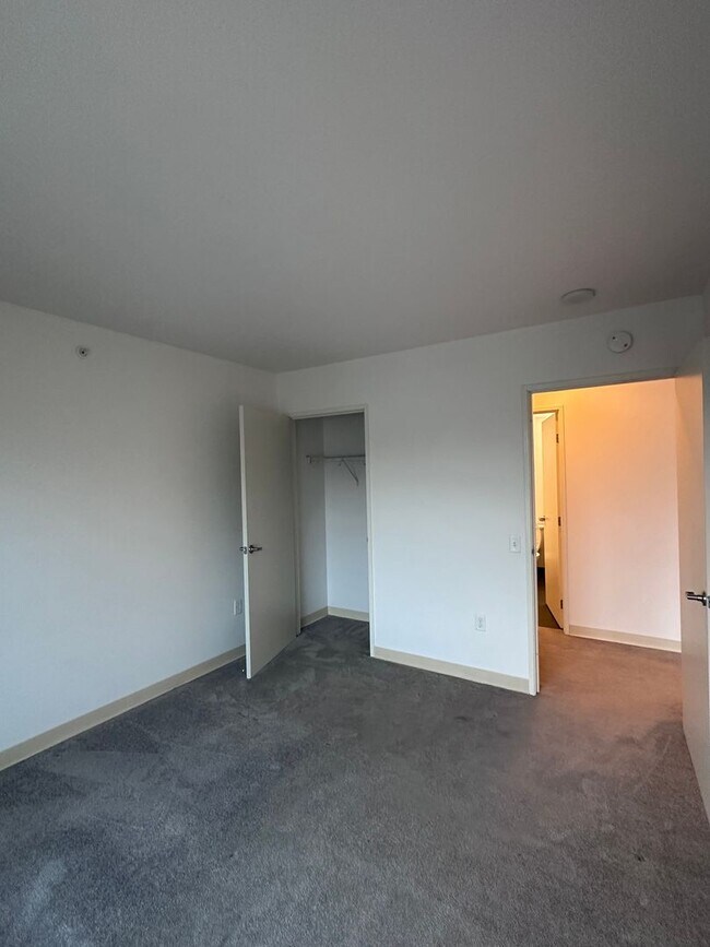 Building Photo - Beautiful 2 bedrooms 2 bath BMR unit in SOMA
