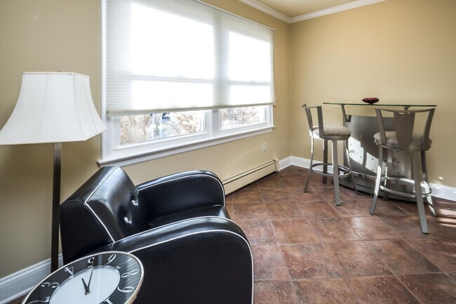 Building Photo - 41 White St