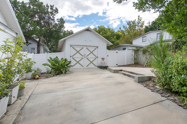 Building Photo - 1056 Stevens St