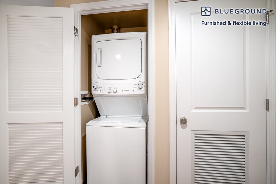 Building Photo - 415 L St NW