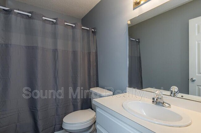 Building Photo - 2145 Tanglewood Rd