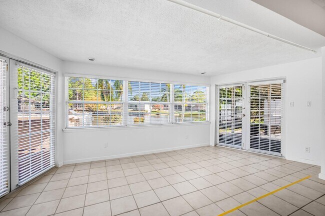 Building Photo - 312 Tallahassee Dr NE