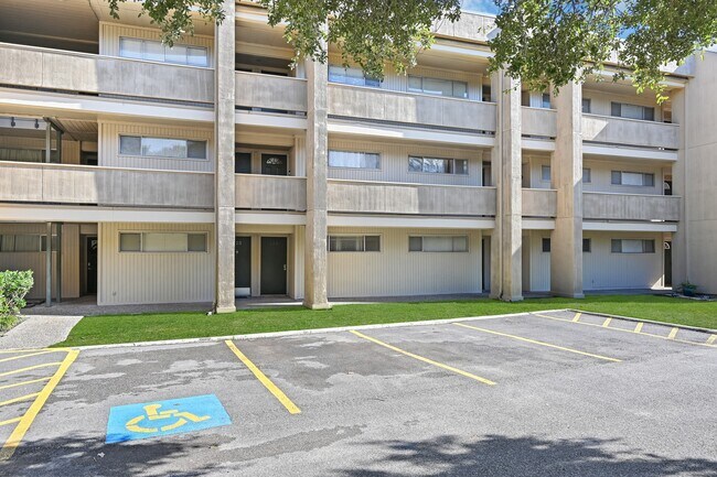 Building Photo - 12600 Melville Dr