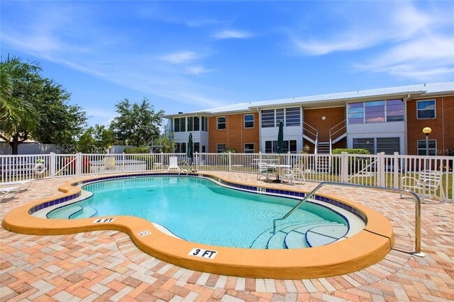 Building Photo - 22333 Edgewater Dr