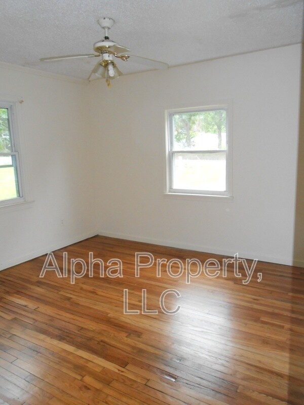 Building Photo - 31 Foxhall Rd