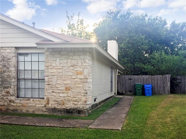 Building Photo - 2014 Alex Ave