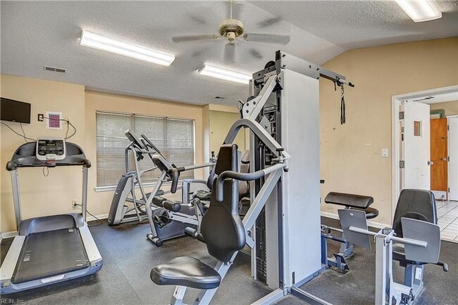 Building Photo - Ghent on the Square