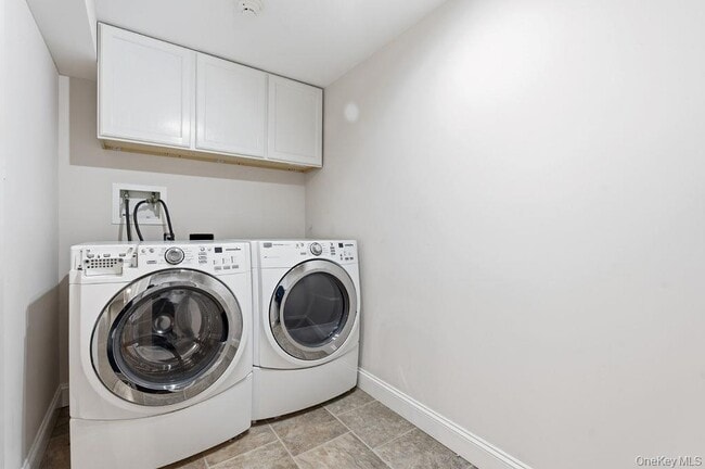 Building Photo - 19 Howell Pl