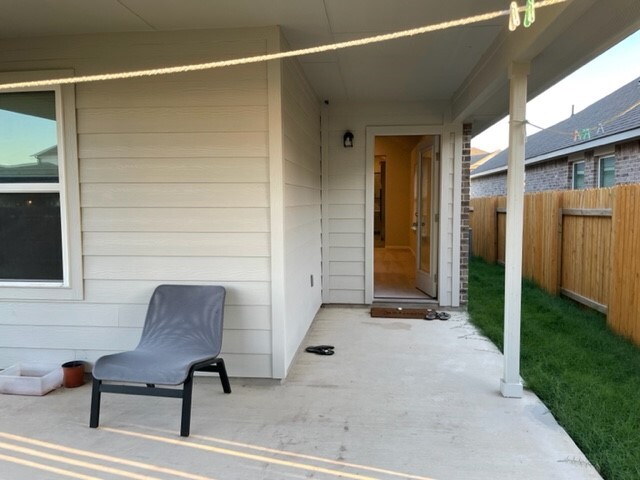 Building Photo - 417 Bright Star Ln