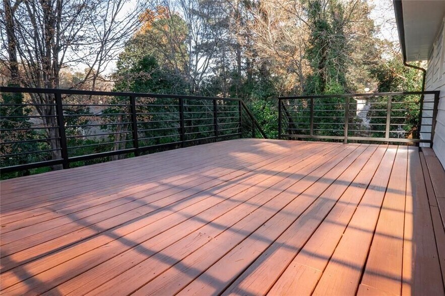 Building Photo - 3599 Lower Roswell Rd