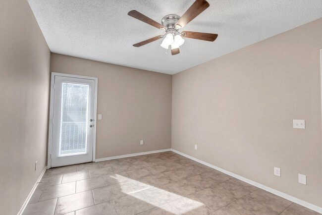 Building Photo - Newly Renovated Units in Killen, AL