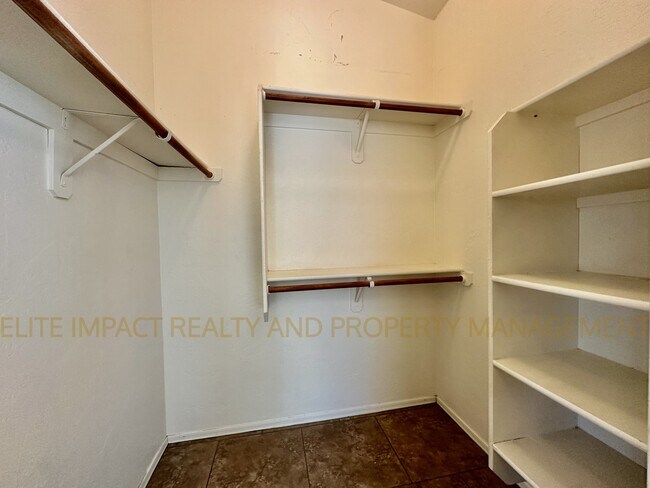 Building Photo - 8999 E Marci Lynne Way