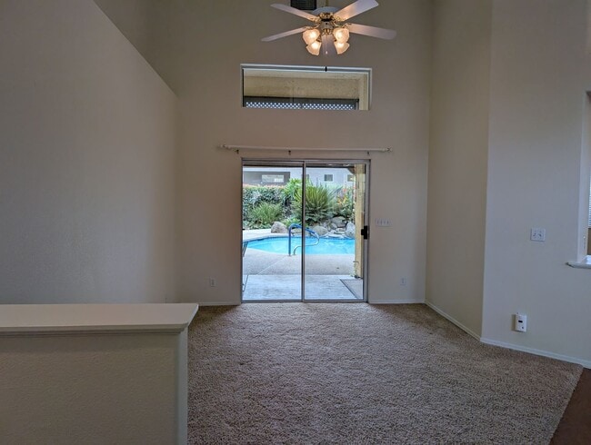 Building Photo - Wonderful 4 bedroom home in Clovis offerin...