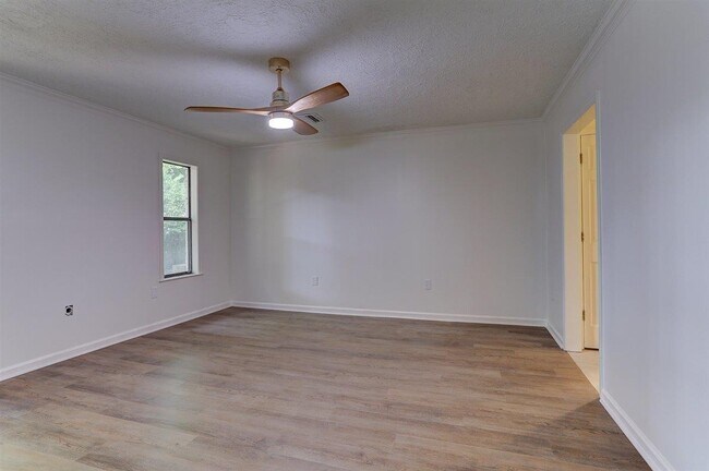 Building Photo - 3047 Newmarket Dr