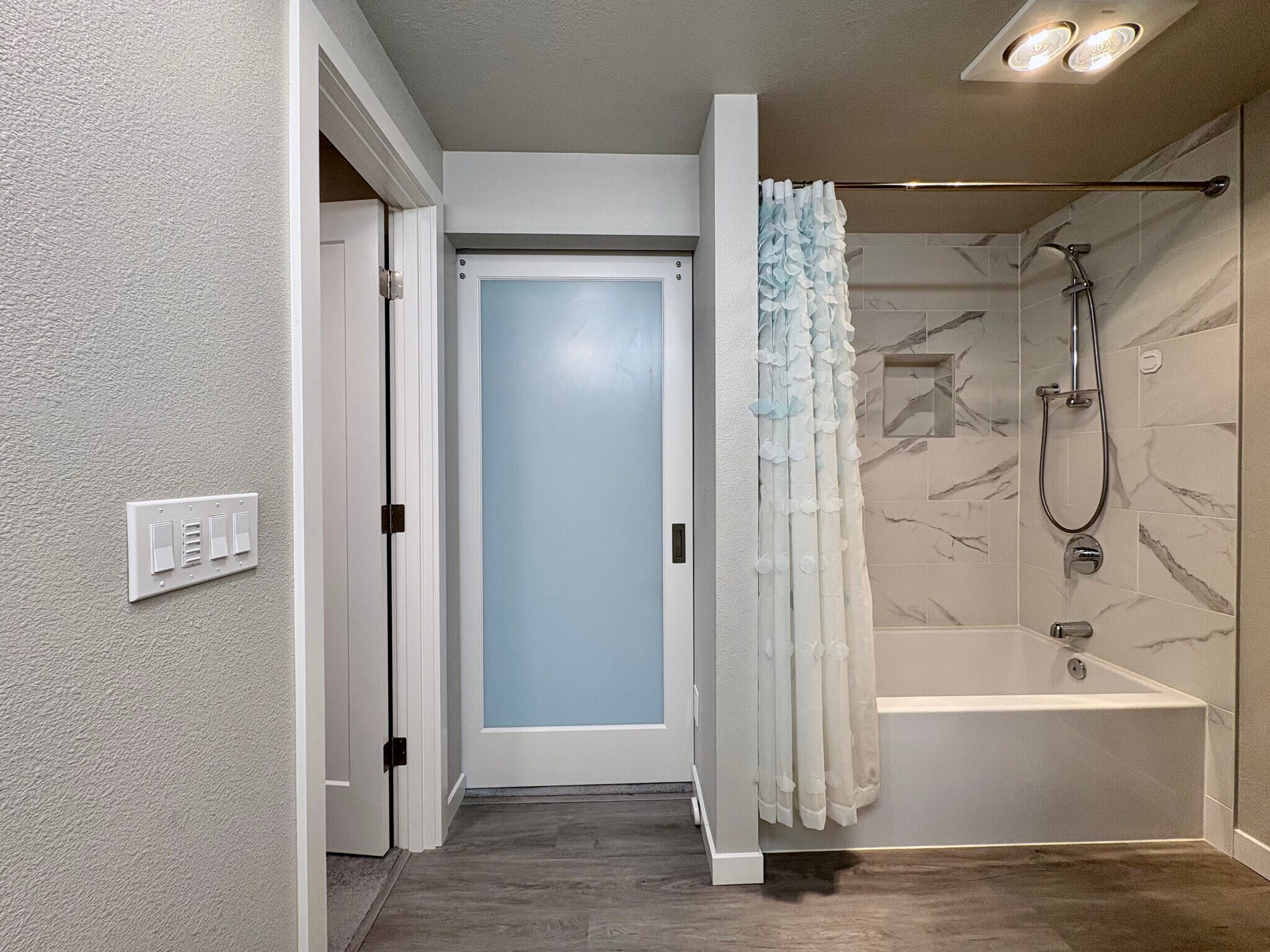 Primary bath with soaking bathtub - 12510 109th Ct NE