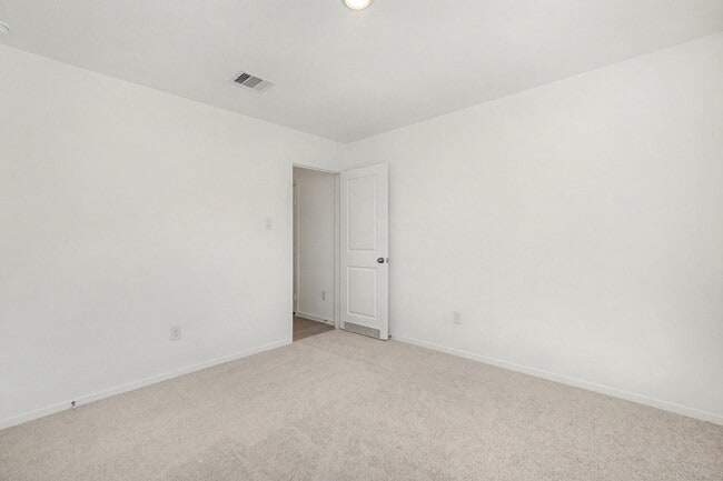 Building Photo - 6315 Linden Leaf Dr