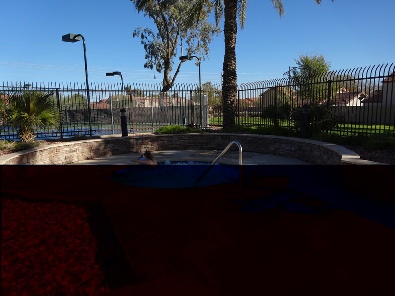 Building Photo - 3851 E Kent Dr