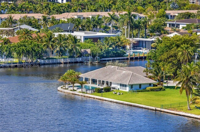 Building Photo - 2017 S Ocean Dr