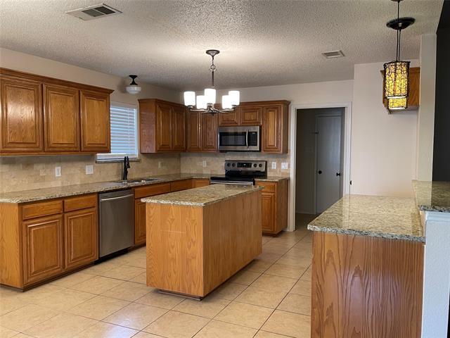Building Photo - 817 Parkhill Dr