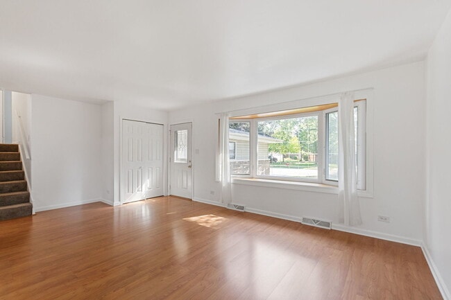 Building Photo - 630 Kenilworth Ave
