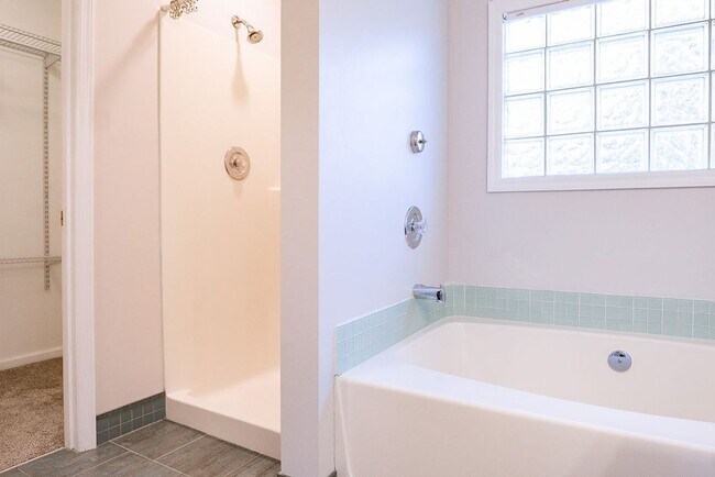 Building Photo - Spacious 3BR on Oversized Fenced Lot | GREAT PRICE!