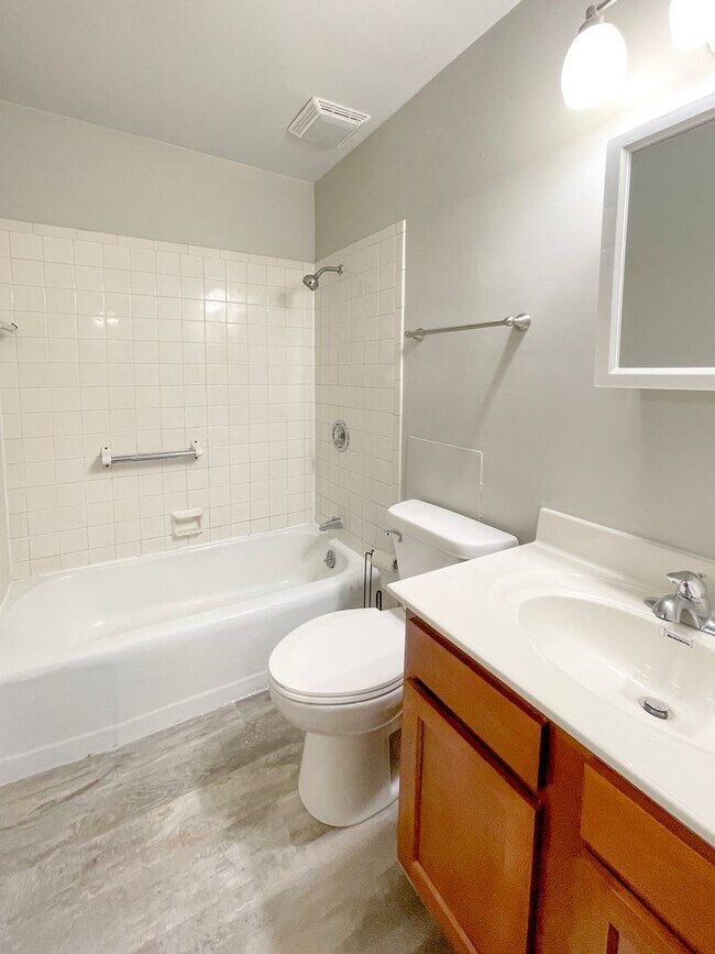 Building Photo - Close to Campus and McGalliard Road