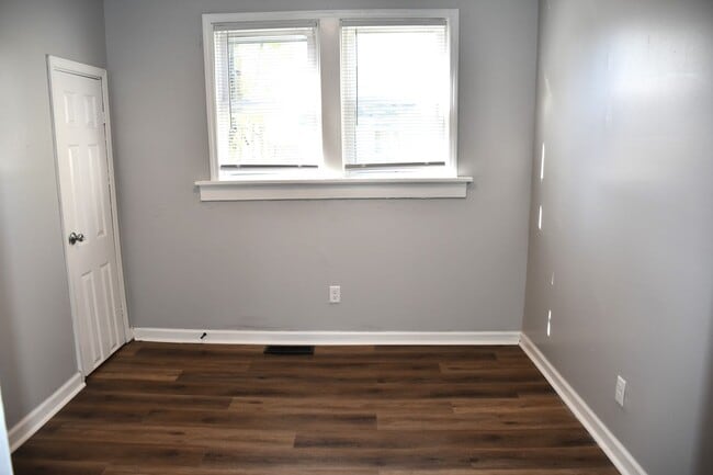 Building Photo - NEW LISTING!!! 3 Bedroom House - MOVE IN SPECIAL