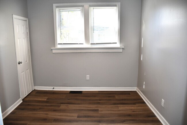 Building Photo - NEW LISTING!! 3 Bedroom House