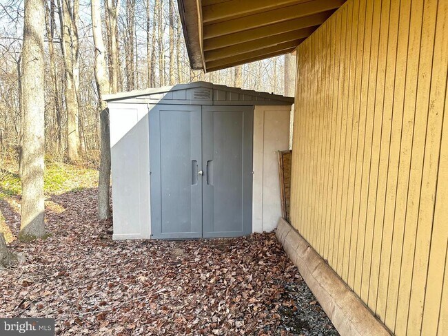 Building Photo - 541 7 Trails Dr