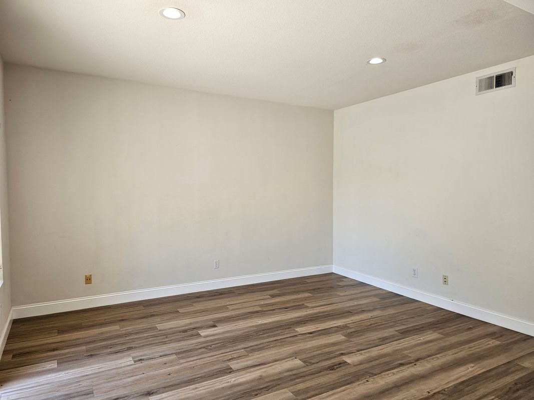 Building Photo - 23850 Nicole Way