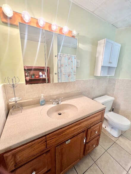 Building Photo - 85 Vinton St