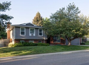 Building Photo - Spacious 4-Bedroom Home with Private Backy...