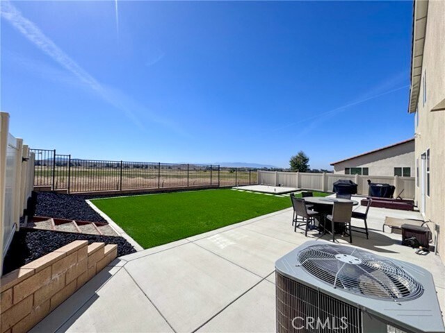 Building Photo - 36224 Owens Dr