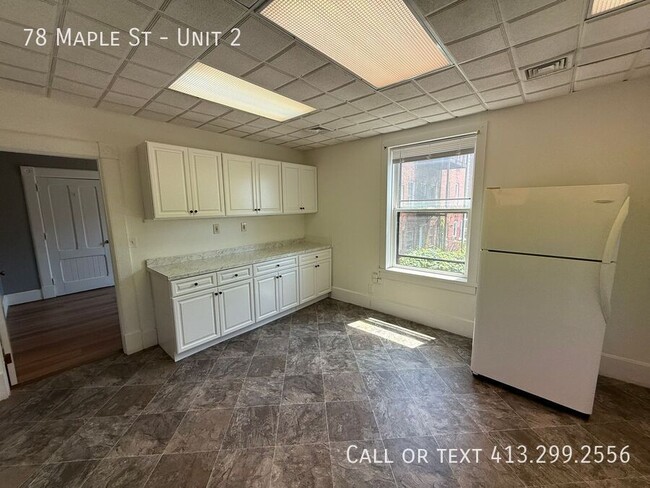 Building Photo - 78 Maple St