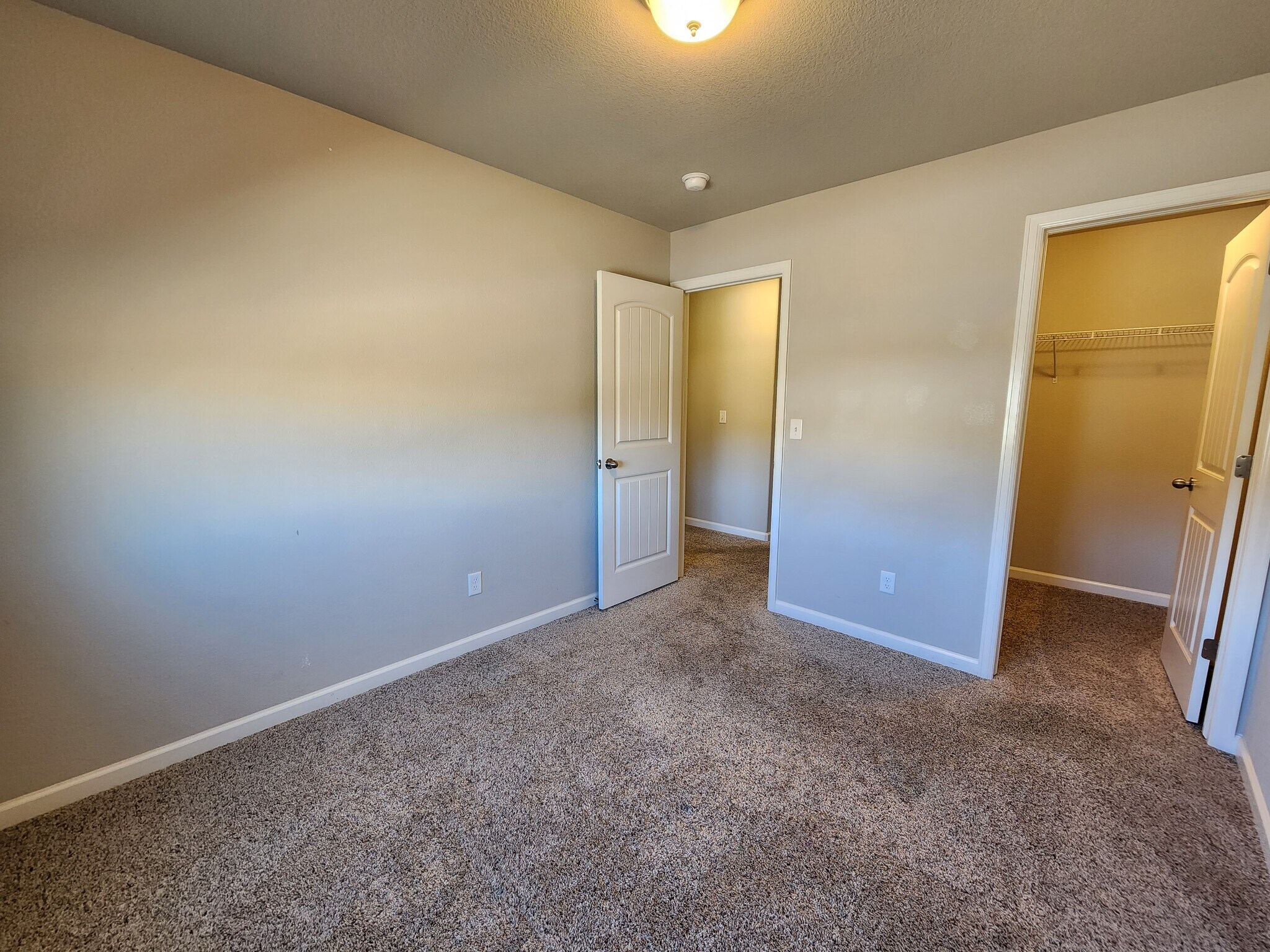 Building Photo - 2118 Birmingham Loop