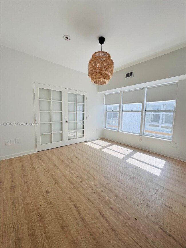 Building Photo - 227 1st St