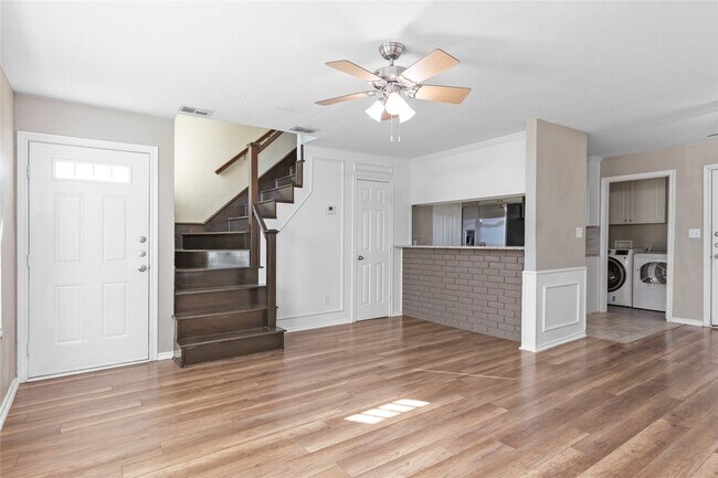 Building Photo - 6925 Calendar Rd